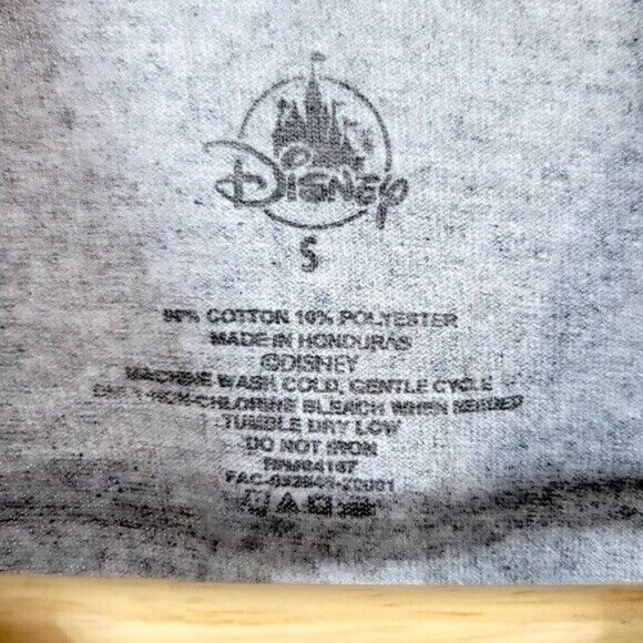 Disney World 2020 Character T-Shirt Gray Small Mickey Minnie Donald Goofy Pluto - Picture 5 of 5